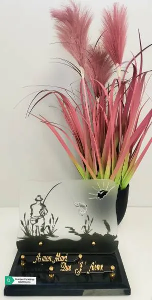 Plaque funéraire en plexiglas avec silhouette de pêcheur au coucher du soleil