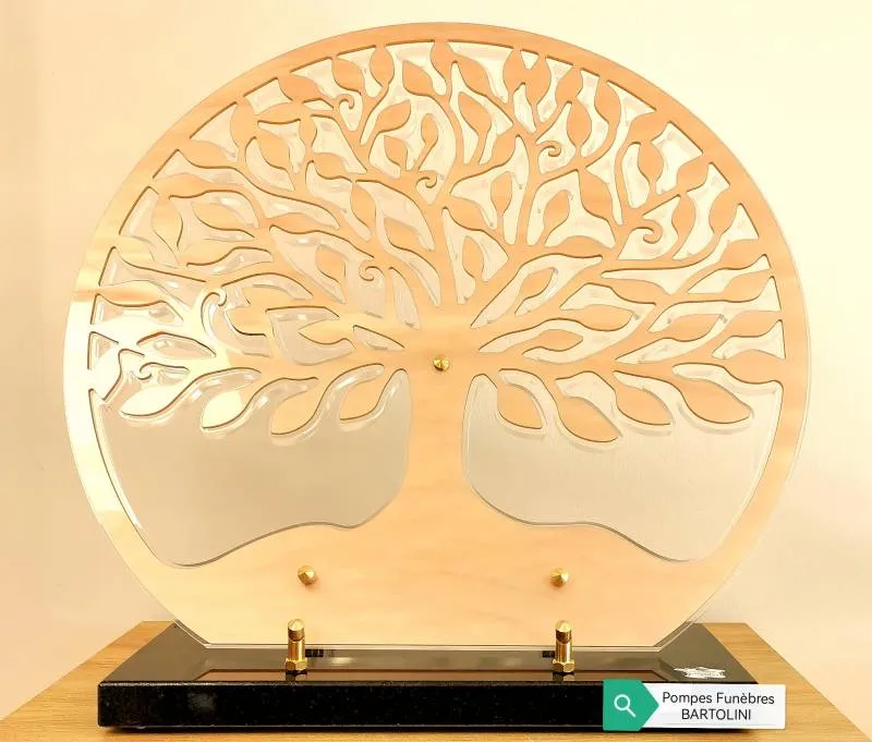 Plaque funéraire en verre ou altuglas découpée en forme d'arbre de vie sur socle noir