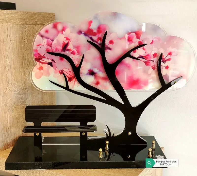 Plaque funéraire personnalisée en acrylique représentant un arbre de vie et un banc