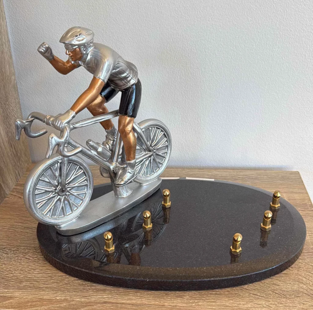 Plaque funéraire granit cycliste vélo