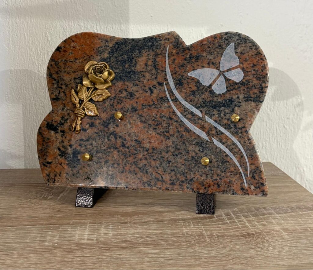 plaque funéraire Granit papillon Bronze fleur rose
