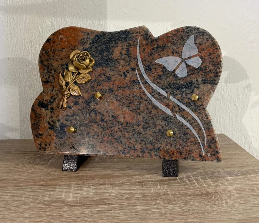 plaque funéraire Granit papillon Bronze fleur rose